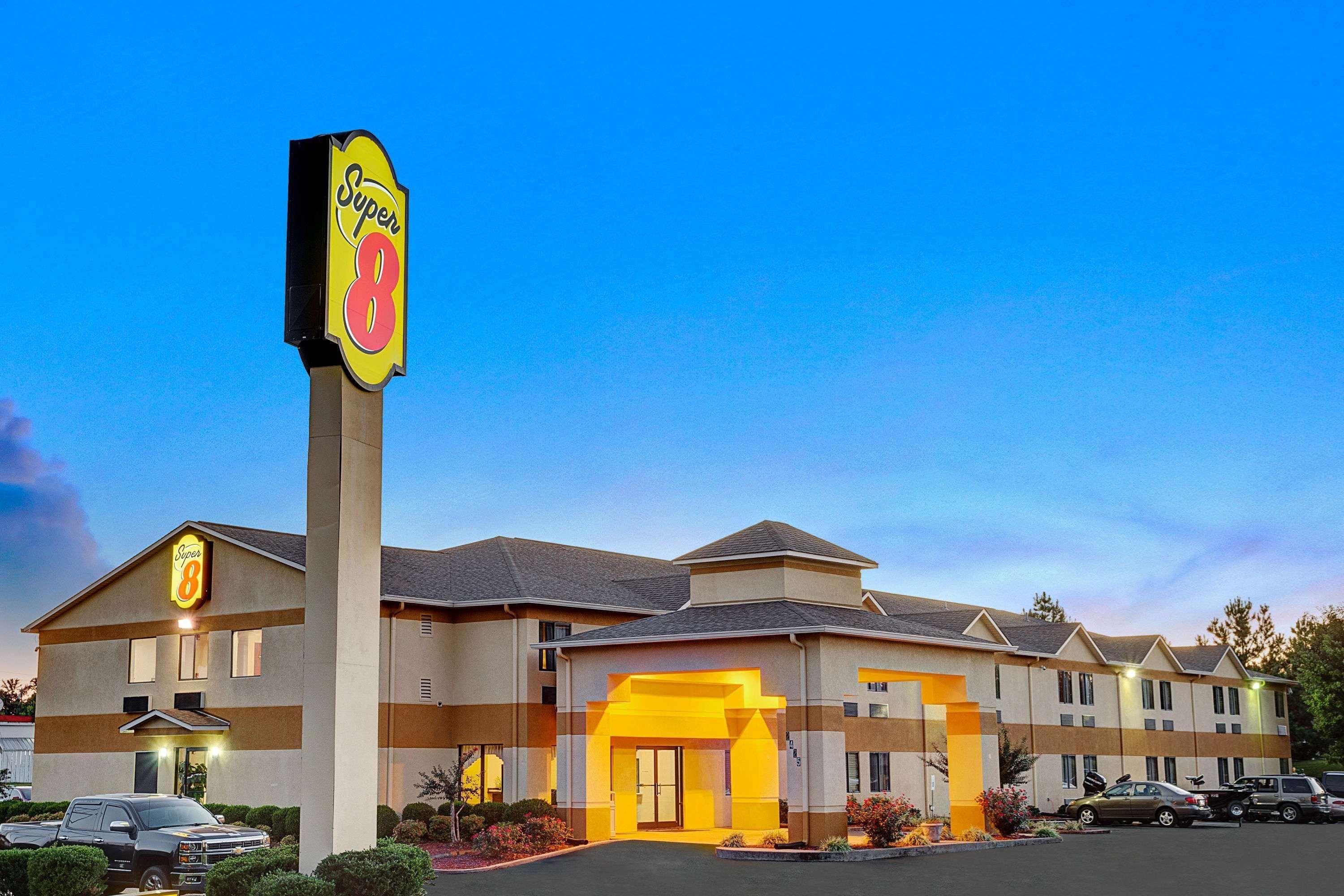 Super 8 By Wyndham Hernando Hotel Exterior photo